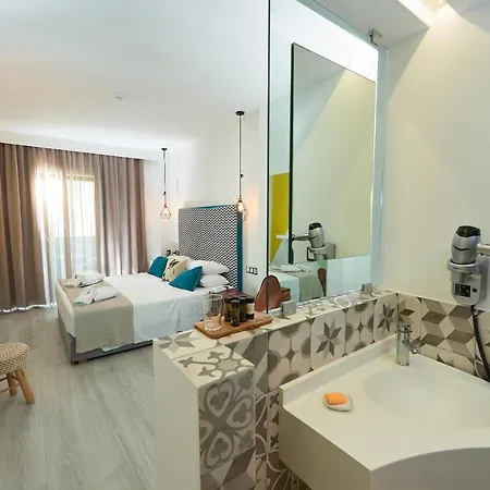 Blue Bottle Boutique Hotel 3*